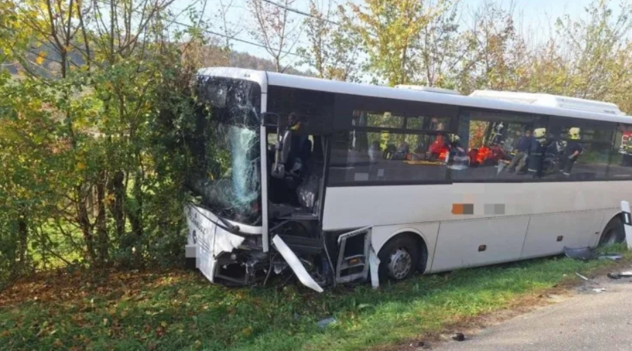 1 perce érkezett: Súlyos baleset Tamásinál – meghalt az egyik súlyos sérült