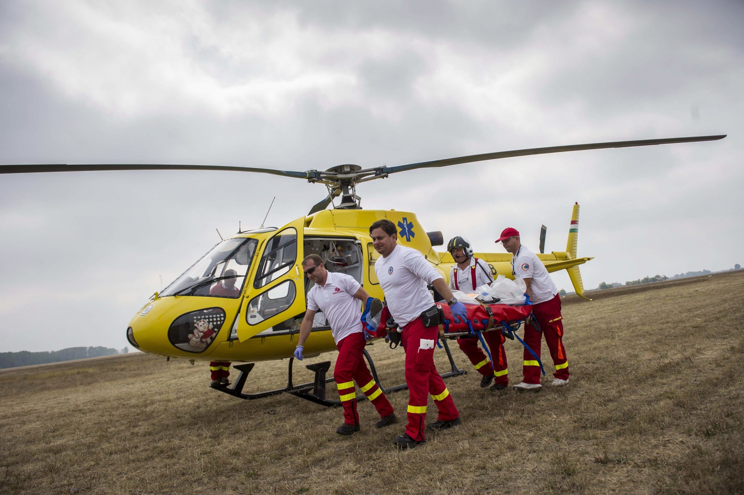 Súlyos baleset történt Veszprém vármegyében, mentőhelikoptert is riasztottak a helyszínre